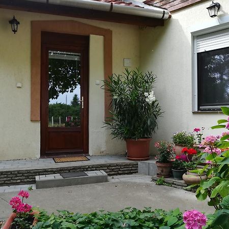 Vargapartman Szeged Luaran gambar